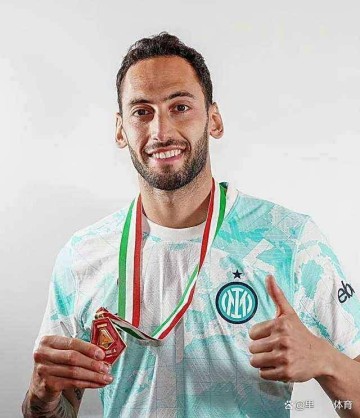 就喜欢刺激?加拉塔萨雷退出购买后,恰20思考加入其“死敌队伍”