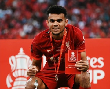 利物浦夺冠收入1.8亿英镑,球队锋线重建,买不到伊萨克该签谁?