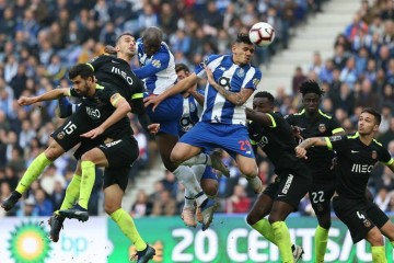 12队欧洲德比荷甲缺席!世俱杯尴尬联赛浮出水面,豪门为何集体掉队?