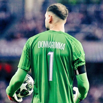 曝曼联签大巴黎门神,多纳鲁马要20万镑周薪,3500万欧元抛售奥纳纳